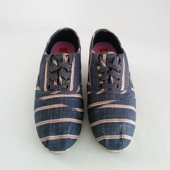 Esprit Women's Navy Pink Striped Canvas Sneakers Size 7.5 - Picture 3 of 5